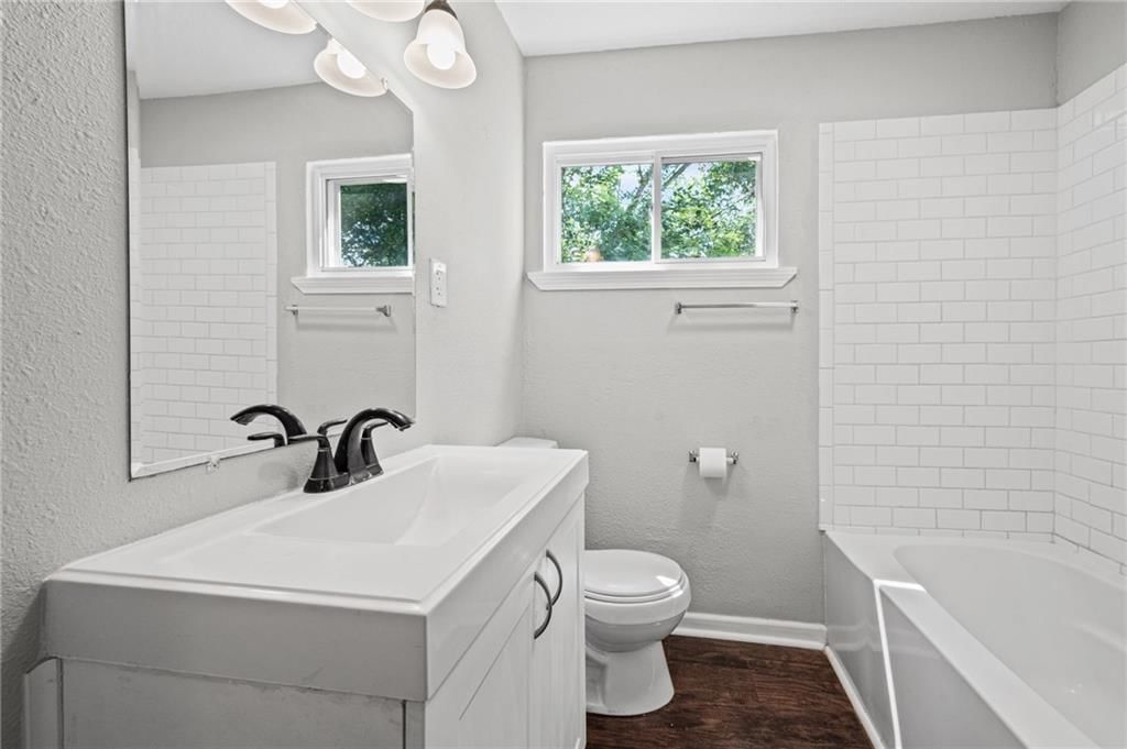 11320 Lewis Avenue — photo 11