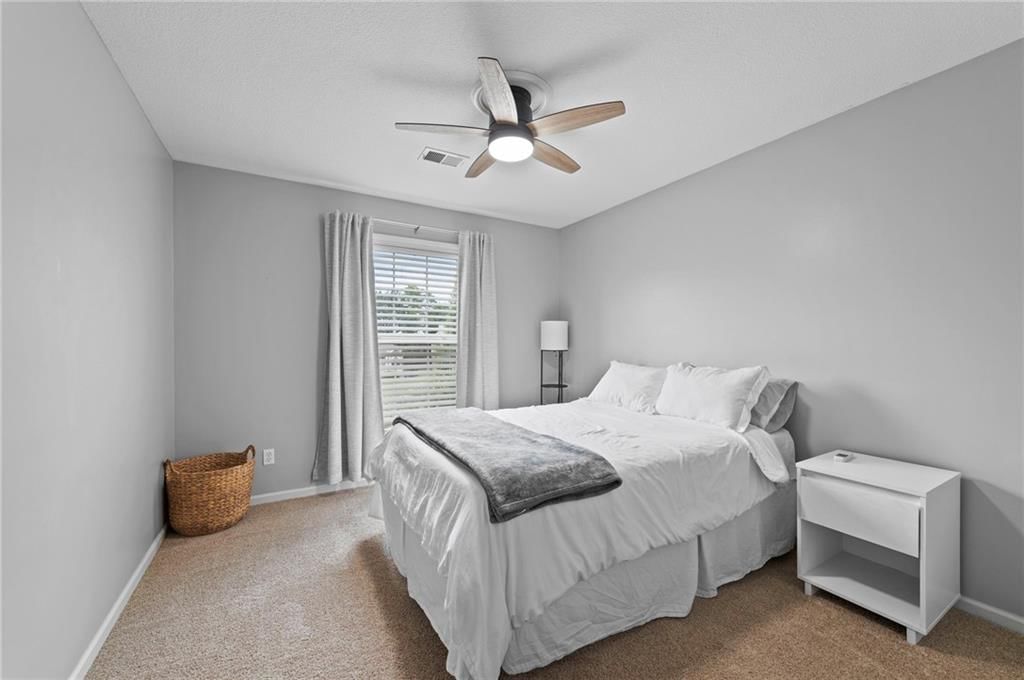6725 N Nevada Avenue — photo 33