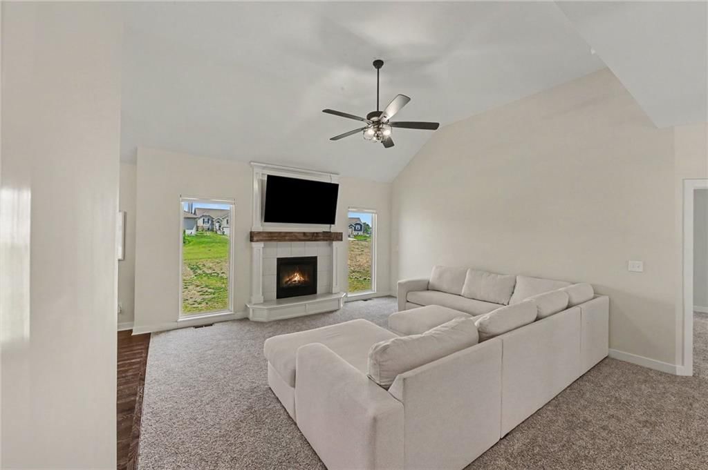 1018 Jasmine Drive — photo 6