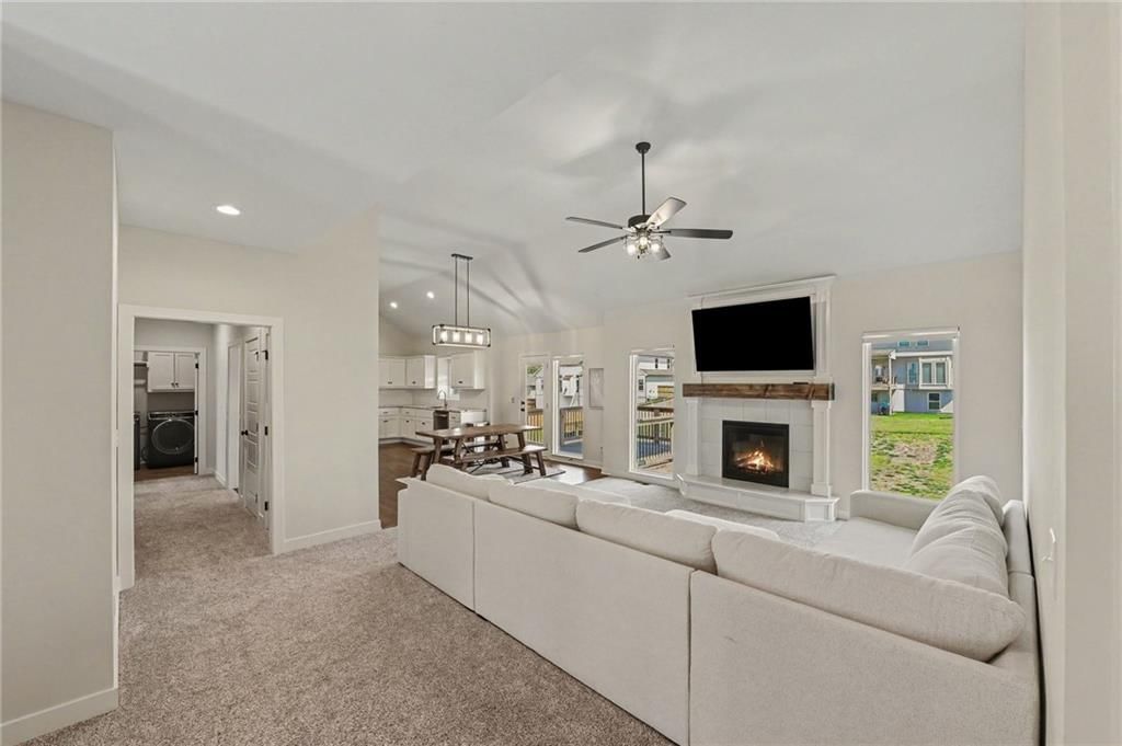 1018 Jasmine Drive — photo 7