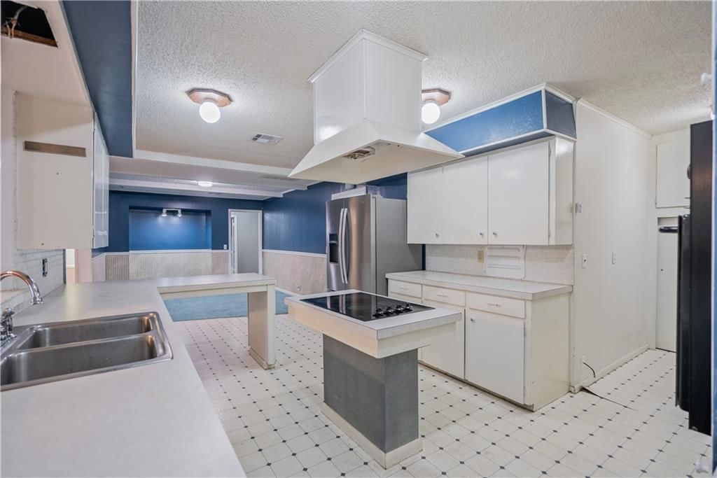 1210 N 18th Place — photo 17
