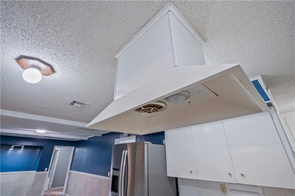 1210 N 18th Place — photo 18