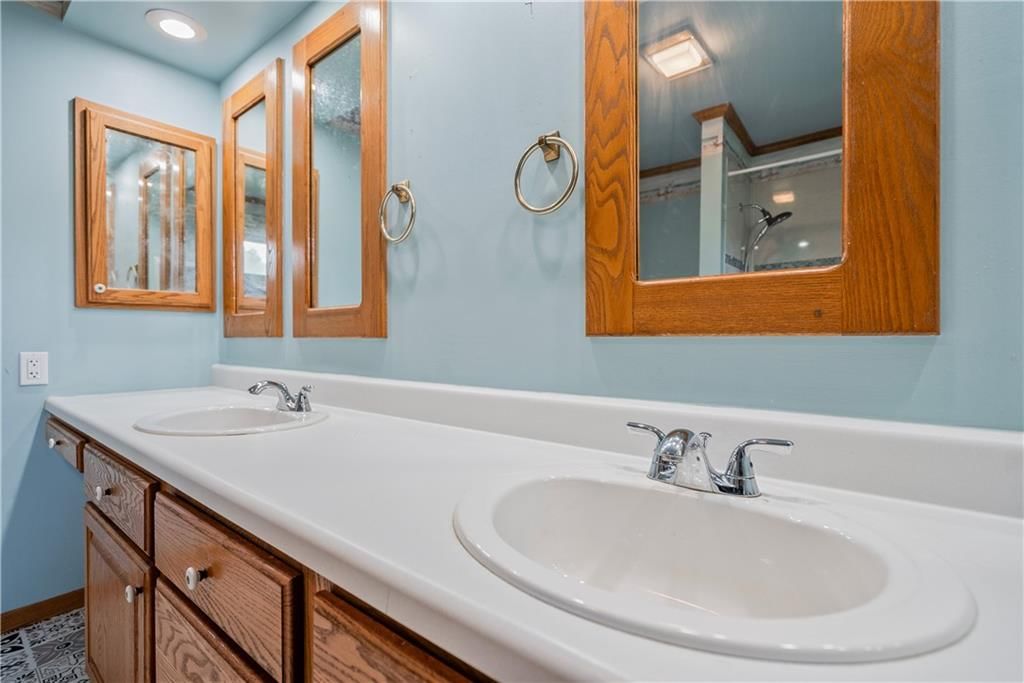 1210 N 18th Place — photo 46