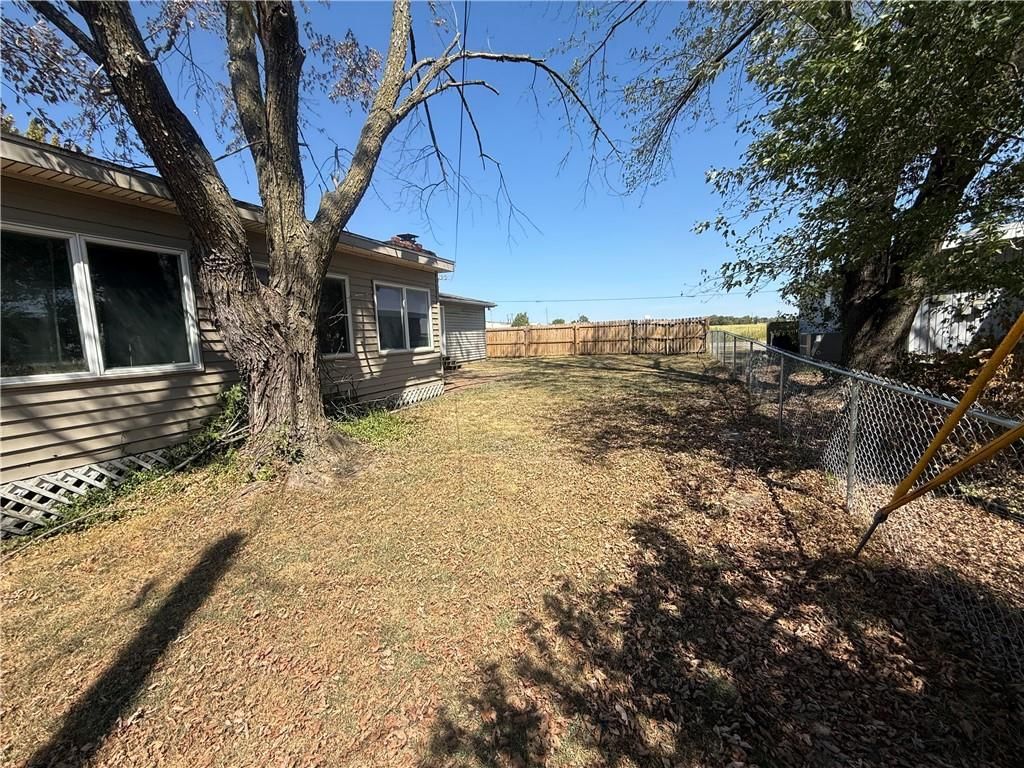 1210 N 18th Place — photo 68