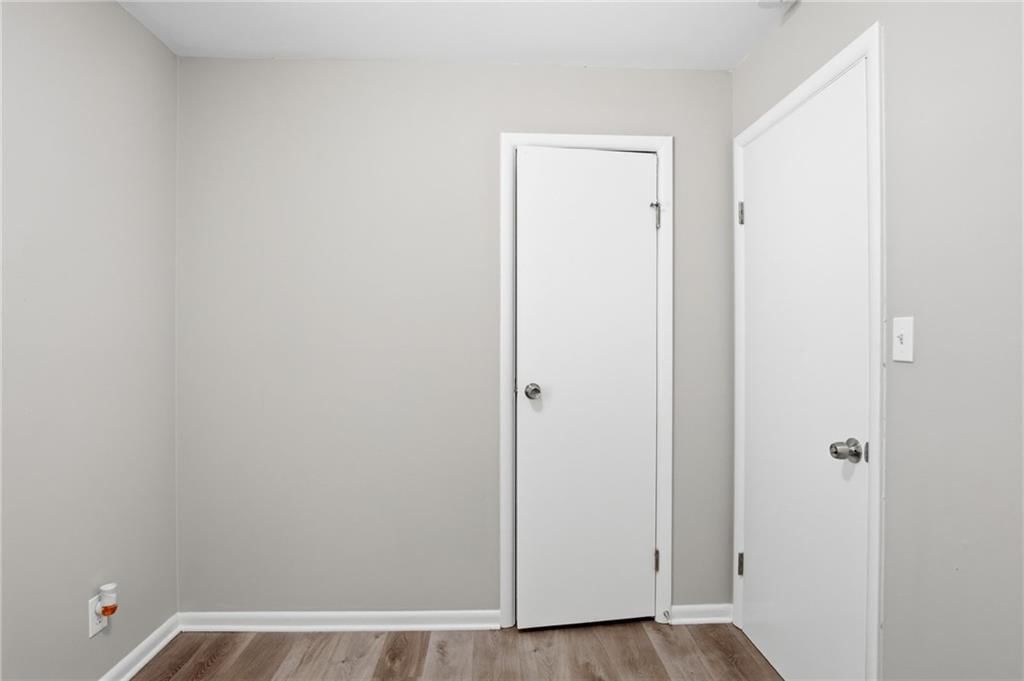 11215 Herrick Avenue — photo 14