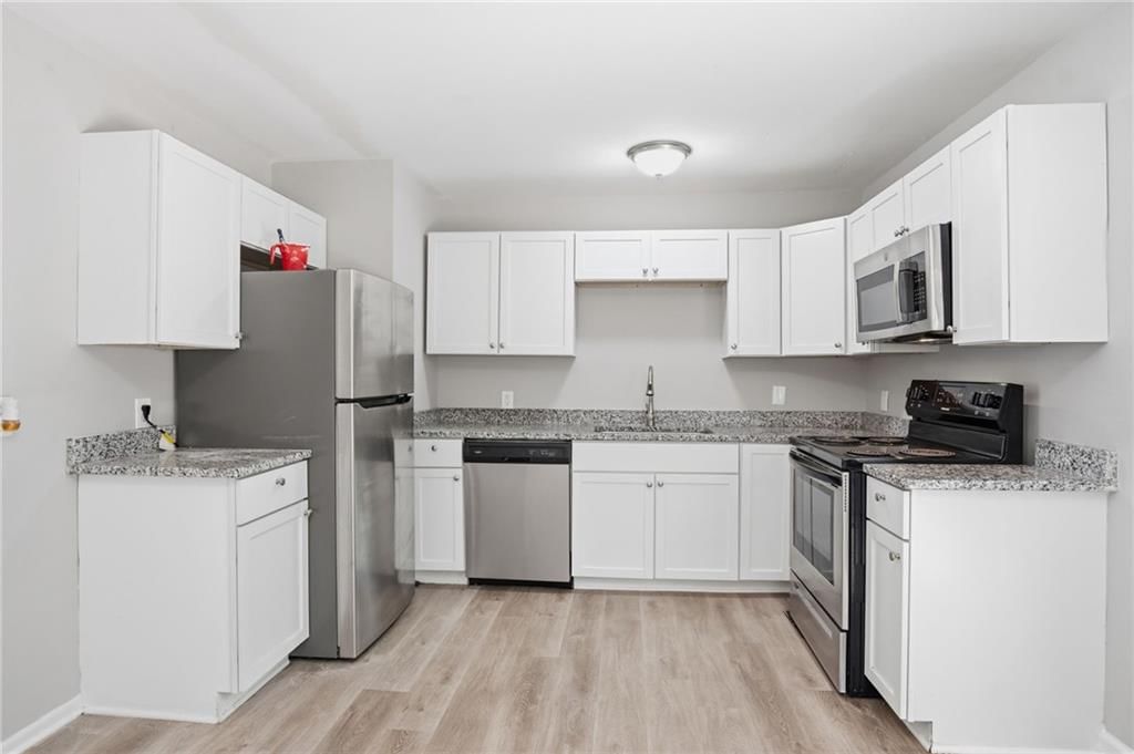 11215 Herrick Avenue — photo 15