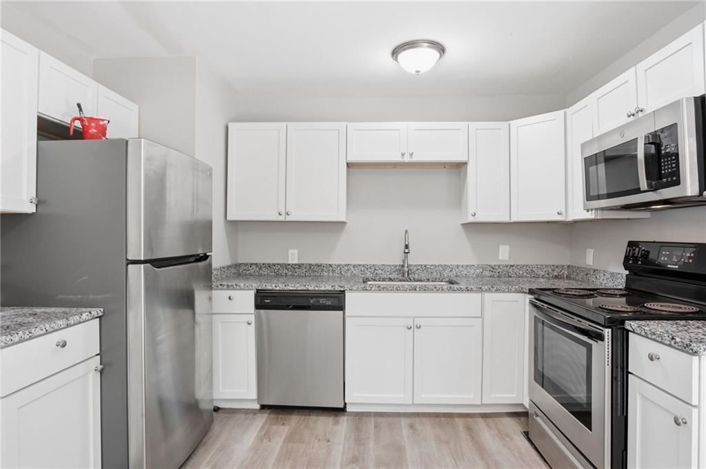 11215 Herrick Avenue — photo 18