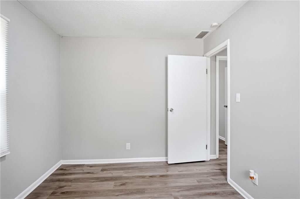 11215 Herrick Avenue — photo 19