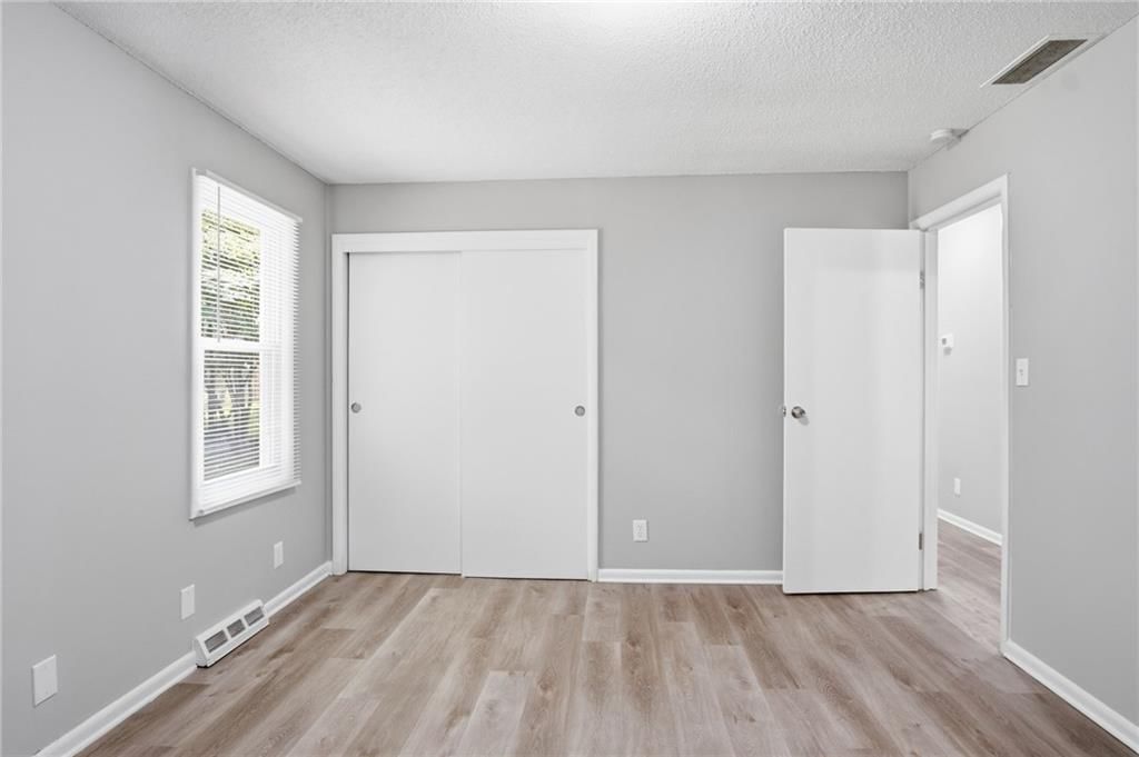 11215 Herrick Avenue — photo 21