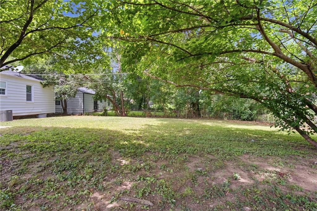 11215 Herrick Avenue — photo 28