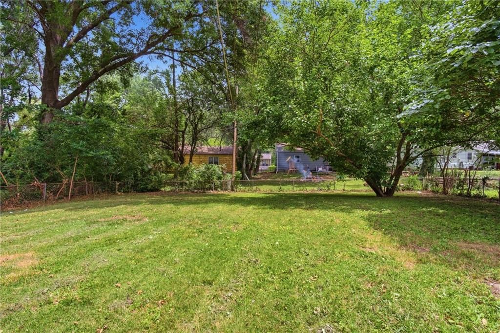 11215 Herrick Avenue — photo 29
