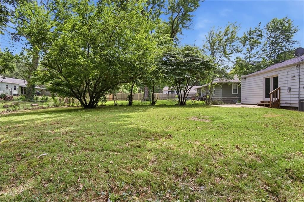11215 Herrick Avenue — photo 31