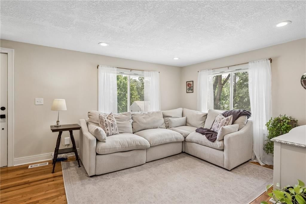 420 N Fairview Avenue — photo 6
