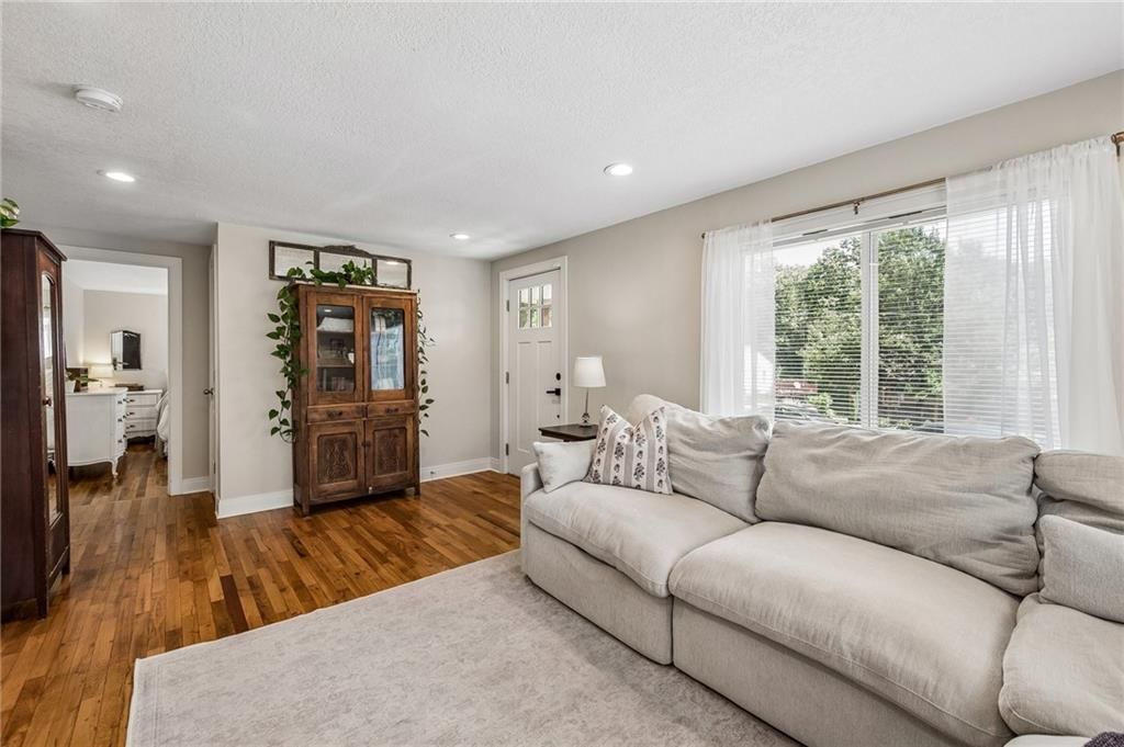 420 N Fairview Avenue — photo 7