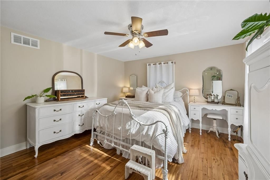 420 N Fairview Avenue — photo 16