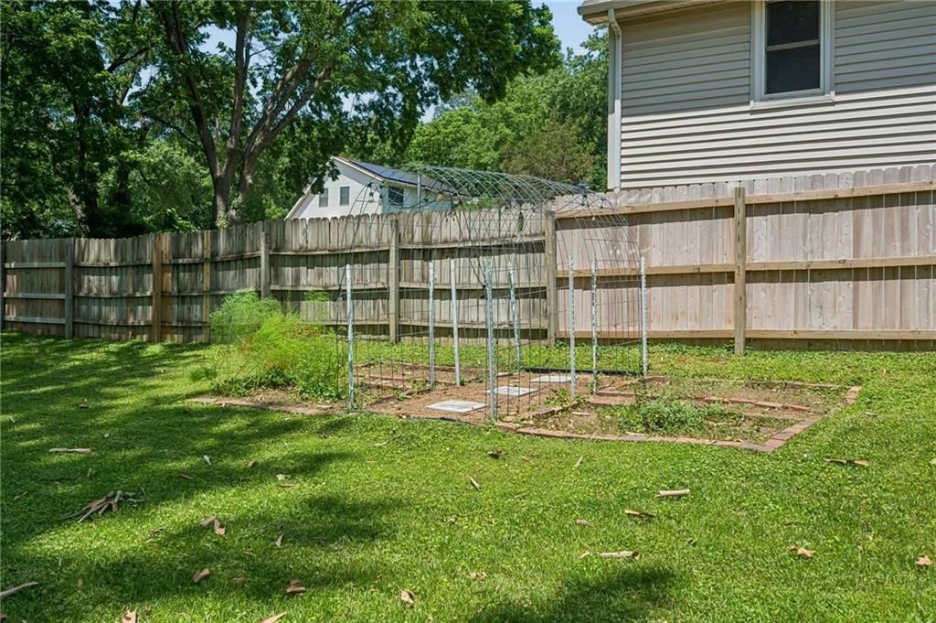 420 N Fairview Avenue — photo 24
