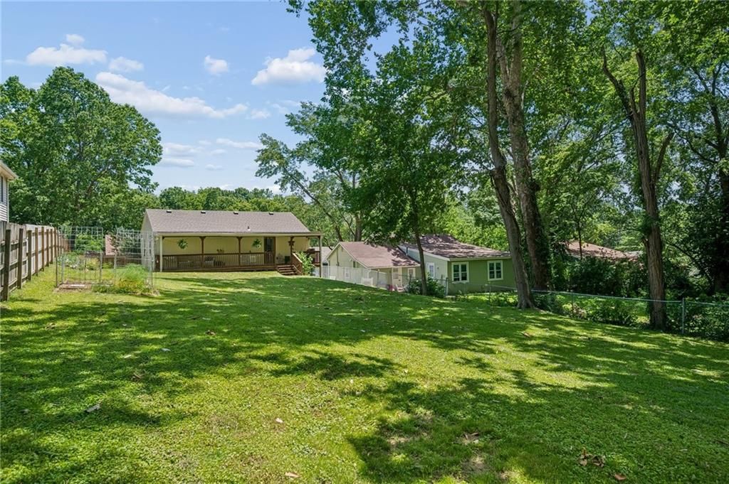 420 N Fairview Avenue — photo 27