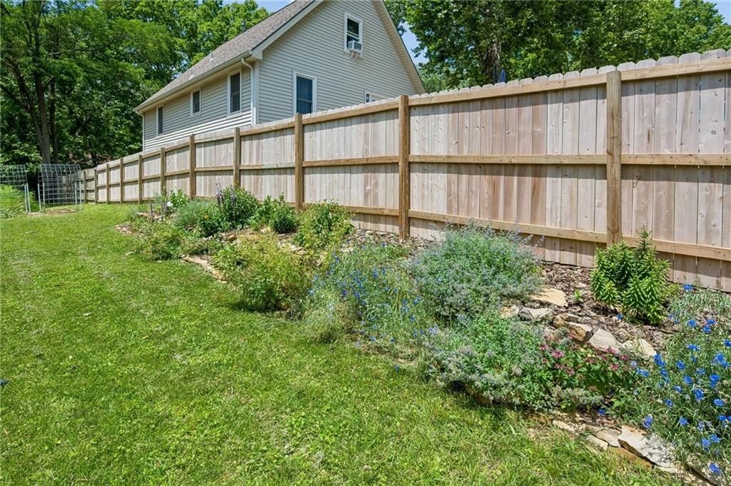 420 N Fairview Avenue — photo 29