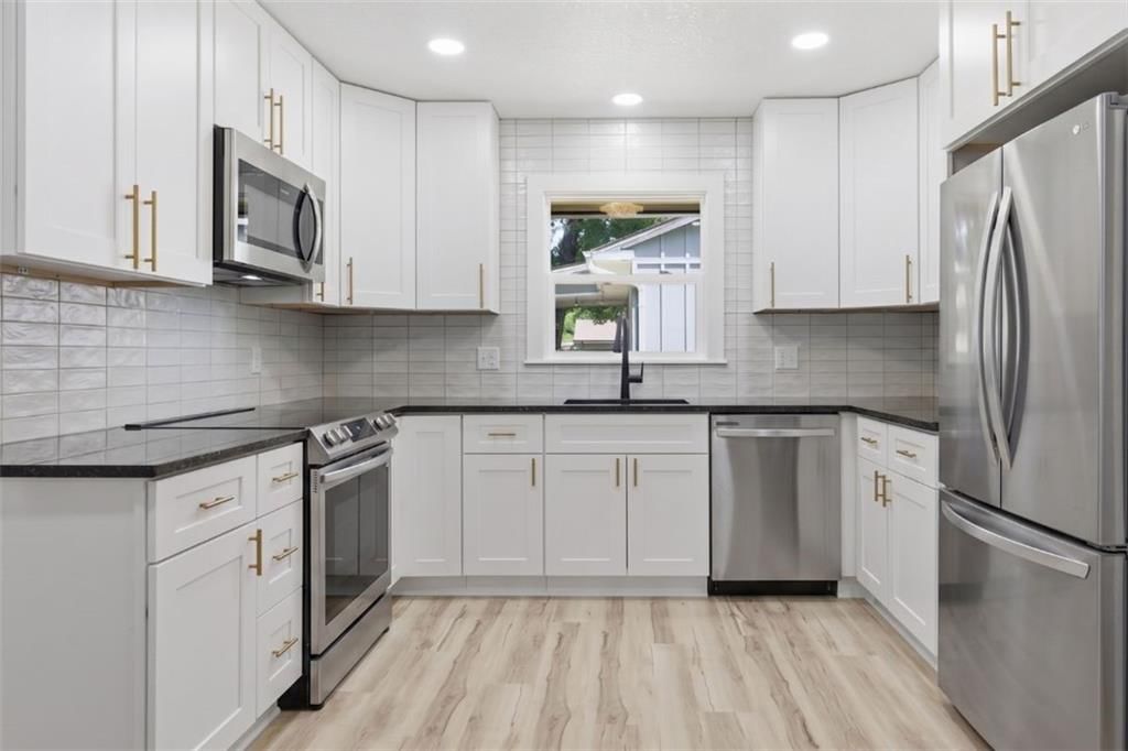3720 Crescent Avenue — photo 16