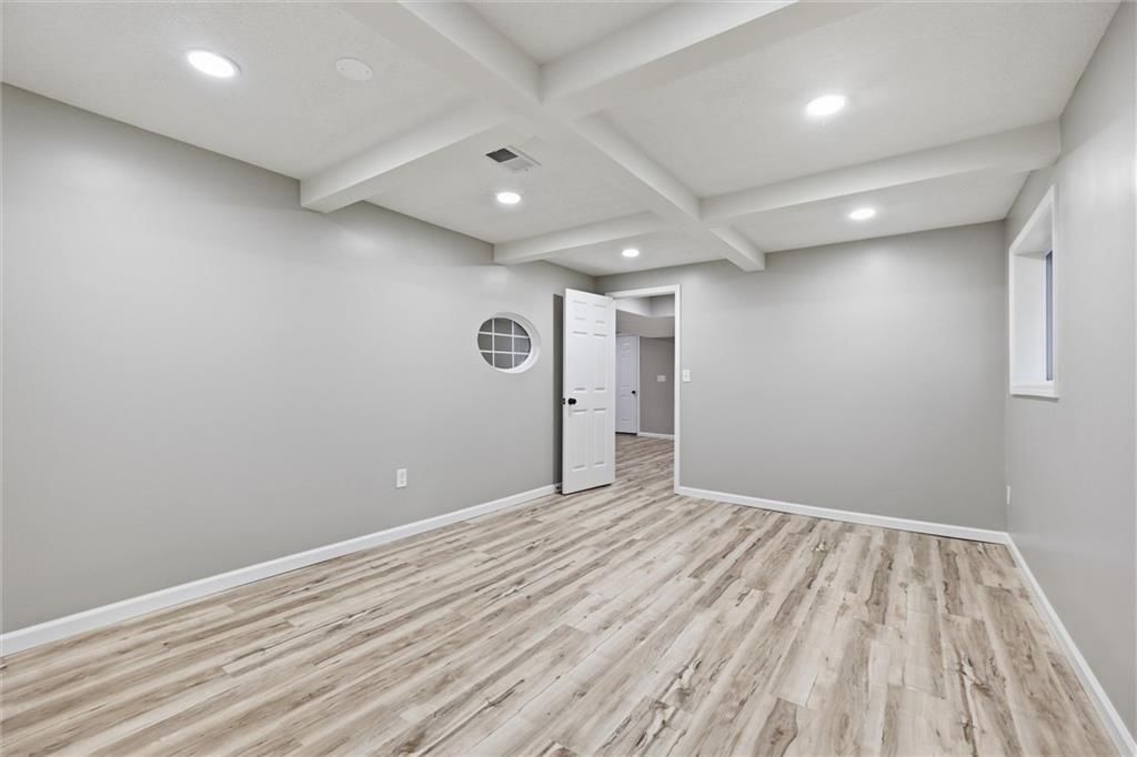 3720 Crescent Avenue — photo 36