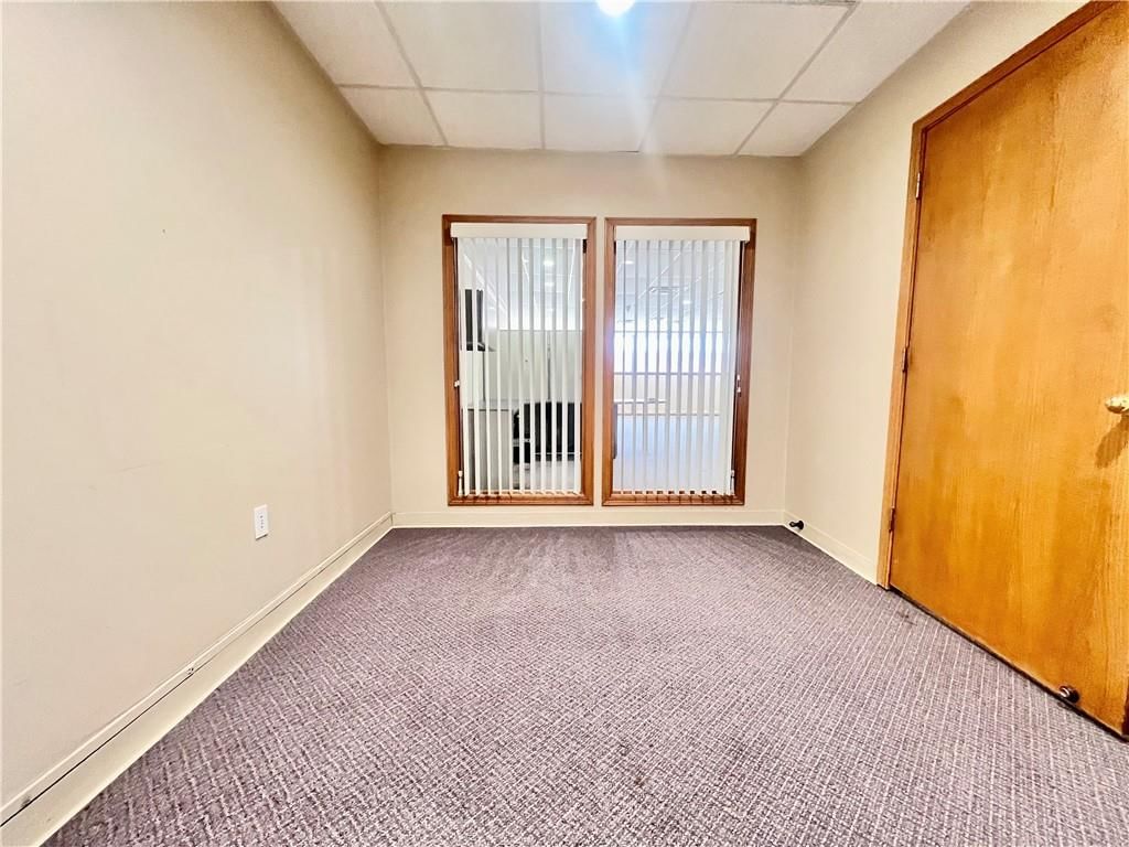 210 W 9th Street — photo 16