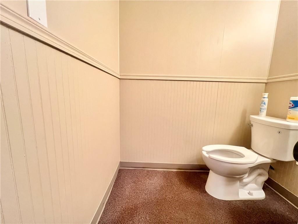 210 W 9th Street — photo 18