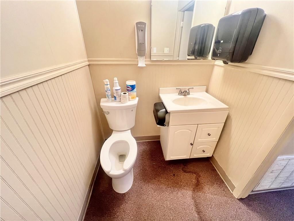 210 W 9th Street — photo 19