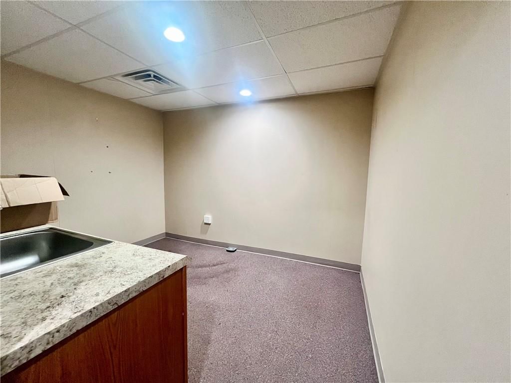 210 W 9th Street — photo 21