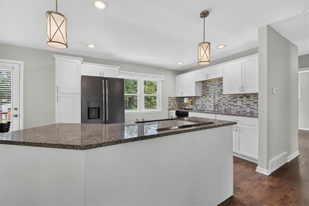 8521 Goodman Street — photo 17