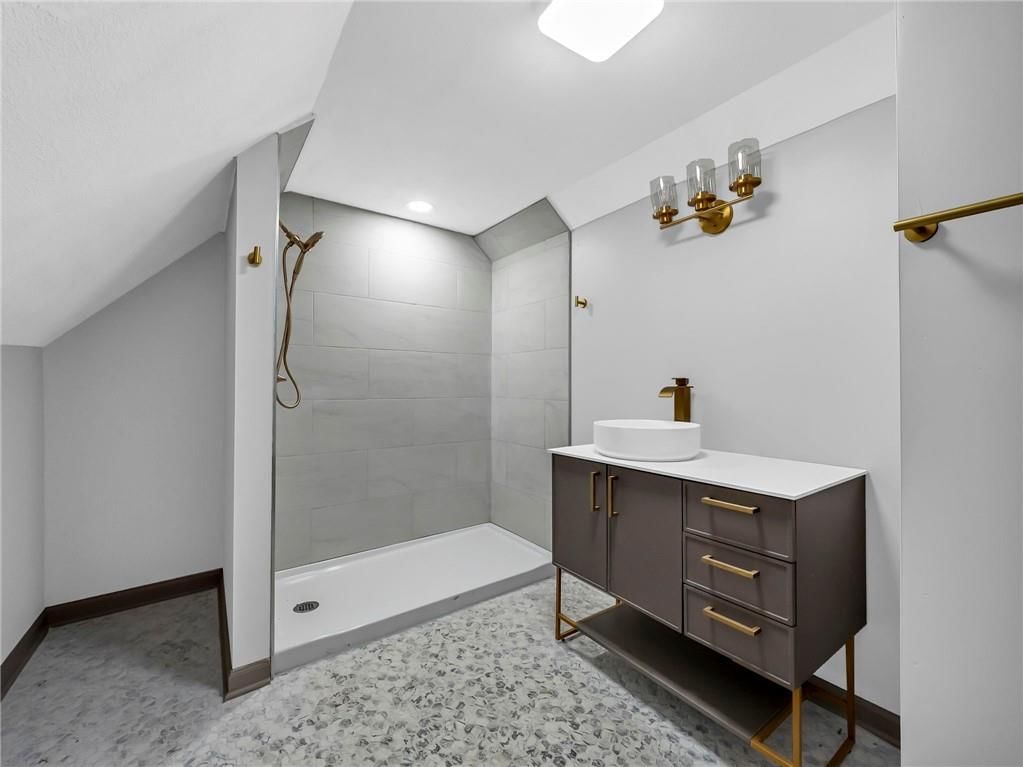 4333 Tracy Avenue — photo 15