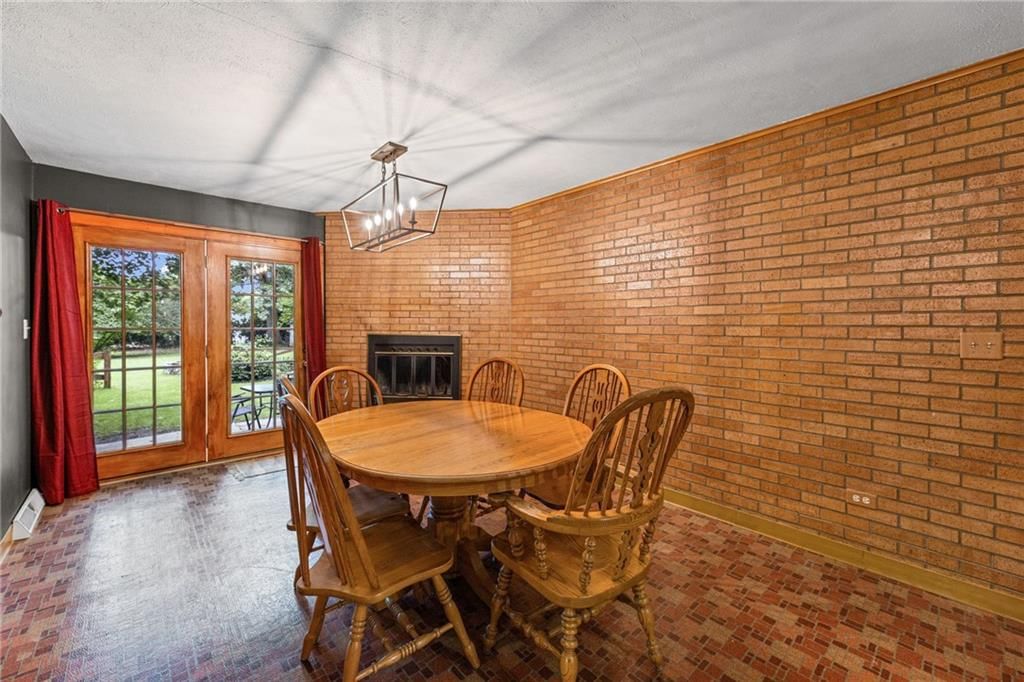 909 E Lexington Avenue — photo 11
