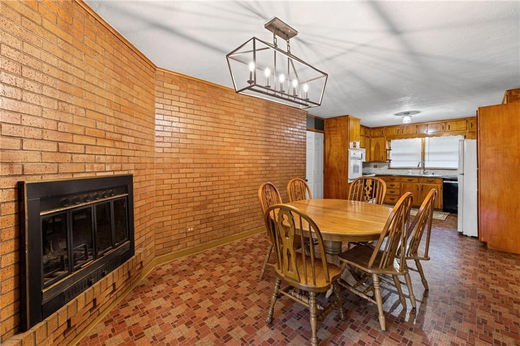 909 E Lexington Avenue — photo 13