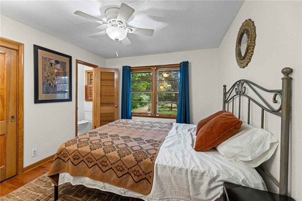 909 E Lexington Avenue — photo 16