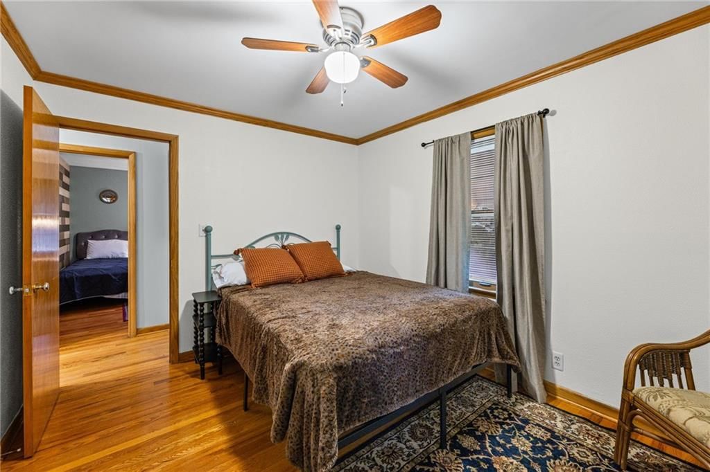 909 E Lexington Avenue — photo 20