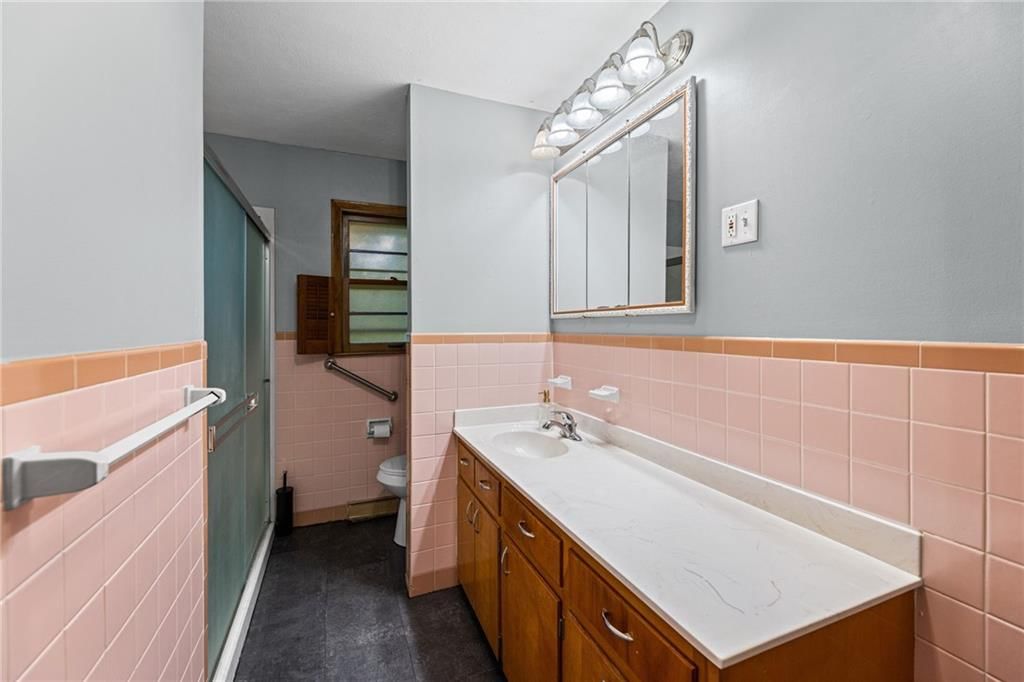 909 E Lexington Avenue — photo 23