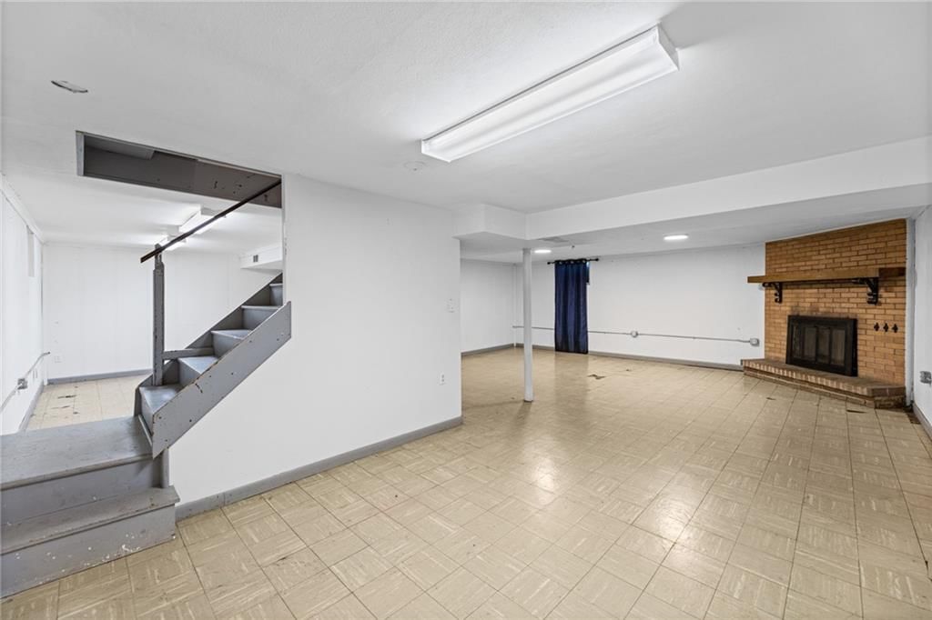 909 E Lexington Avenue — photo 24