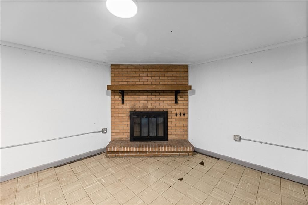 909 E Lexington Avenue — photo 25
