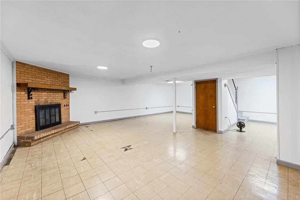 909 E Lexington Avenue — photo 26