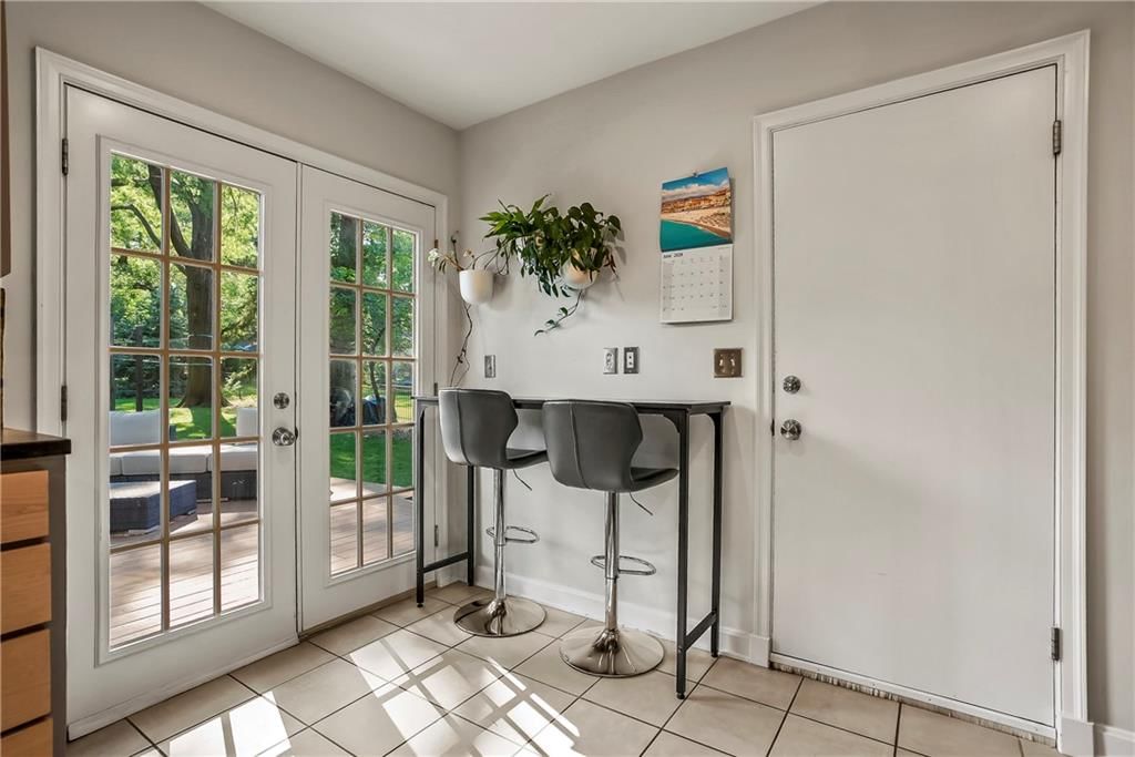 6230 Howe Drive — photo 15