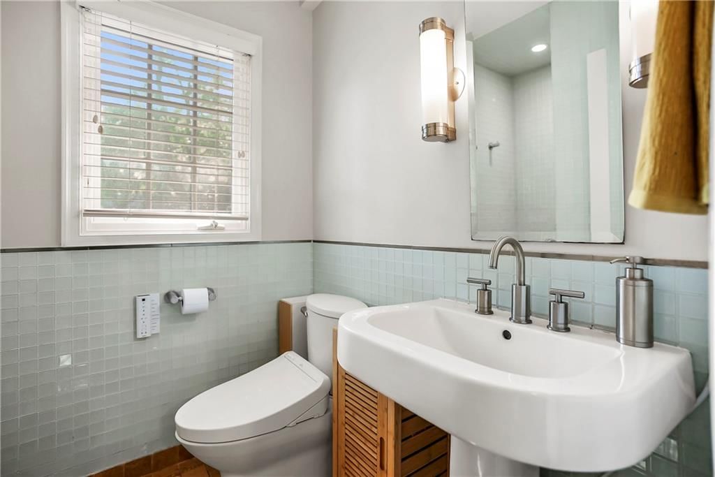 6230 Howe Drive — photo 18
