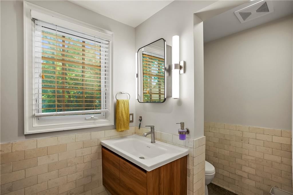 6230 Howe Drive — photo 25