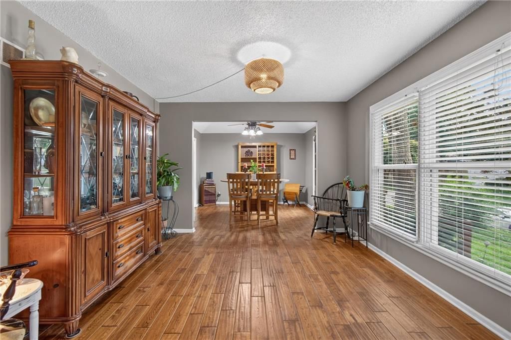 509 NE Country Lane — photo 9