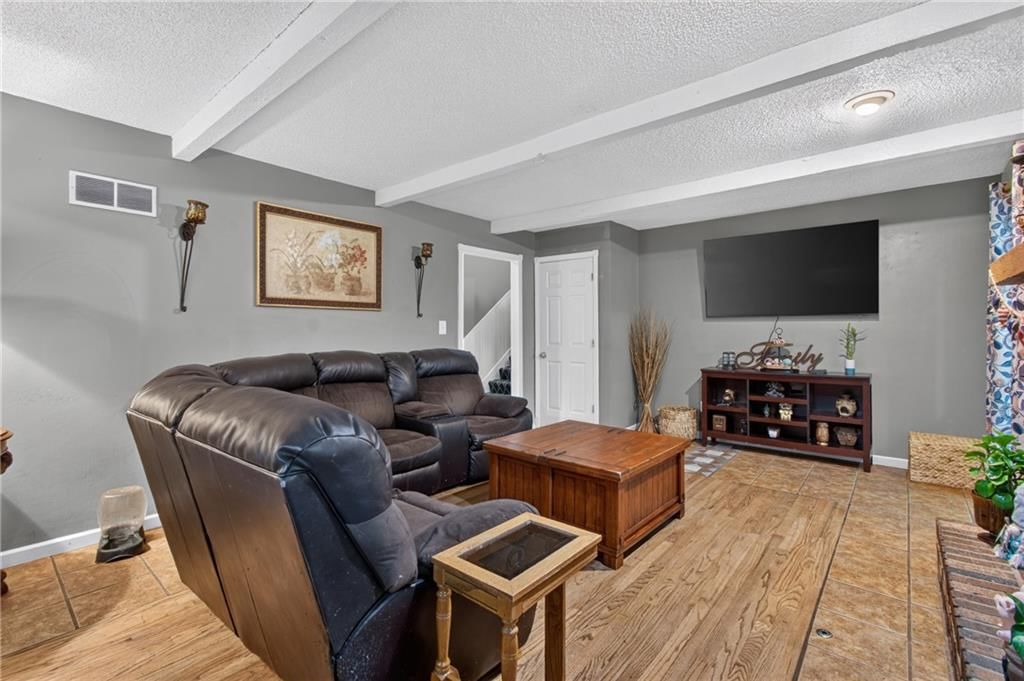509 NE Country Lane — photo 16