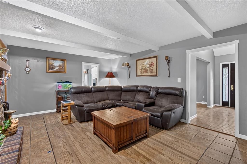 509 NE Country Lane — photo 18