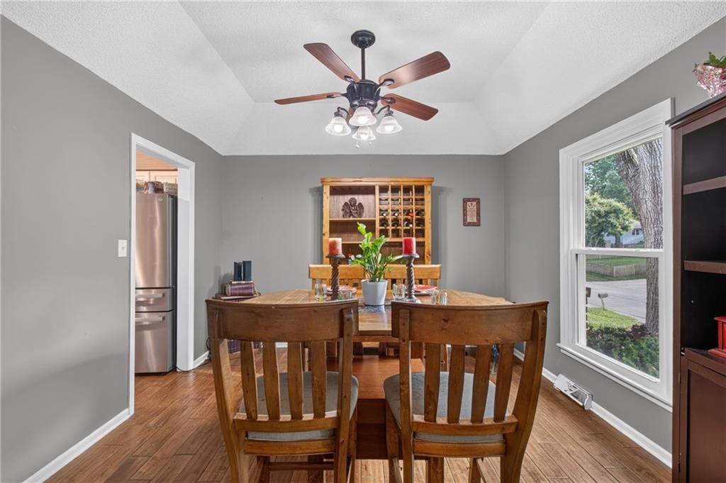 509 NE Country Lane — photo 19