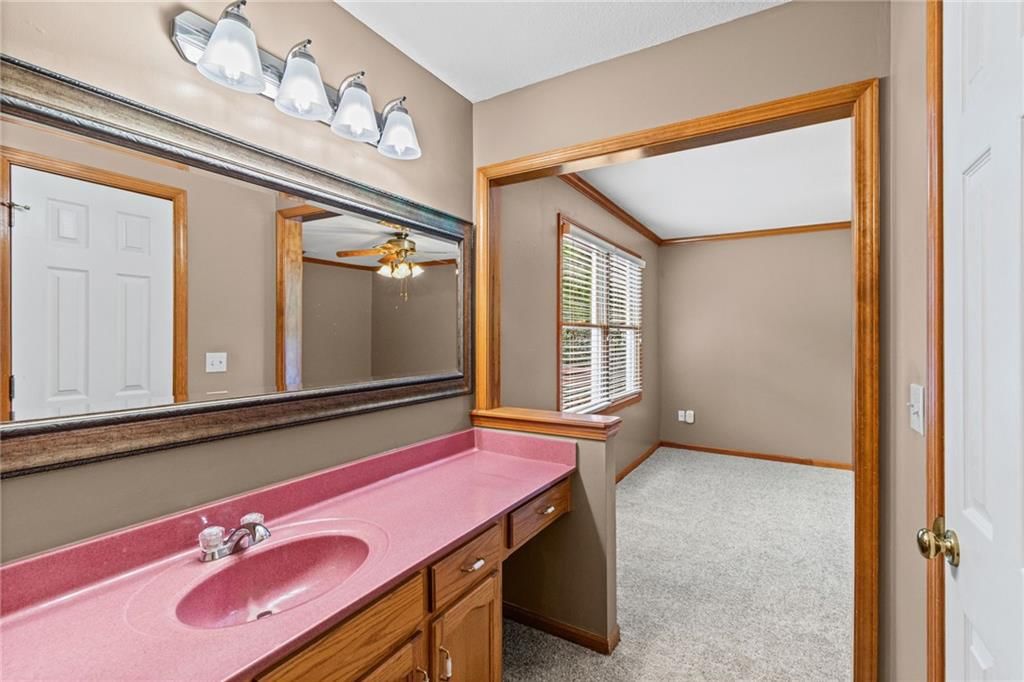 10526 N Central Street — photo 18
