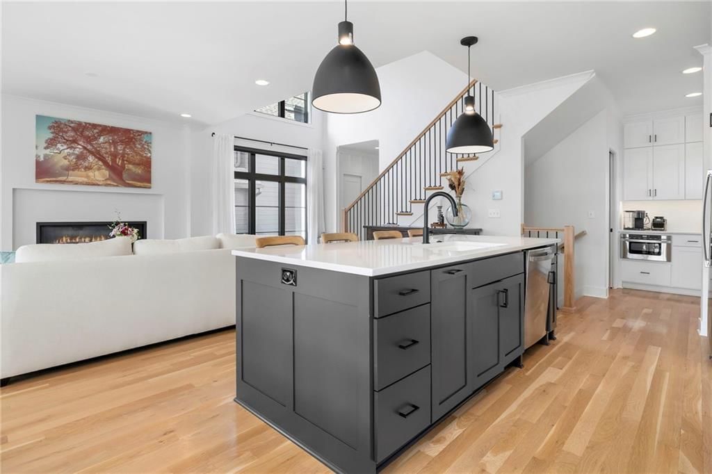2207 W 48th Street — photo 12