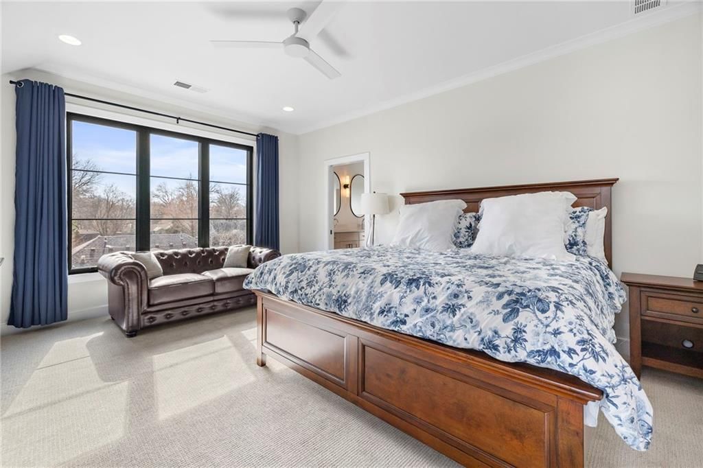 2207 W 48th Street — photo 17