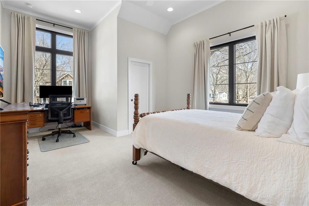 2207 W 48th Street — photo 22