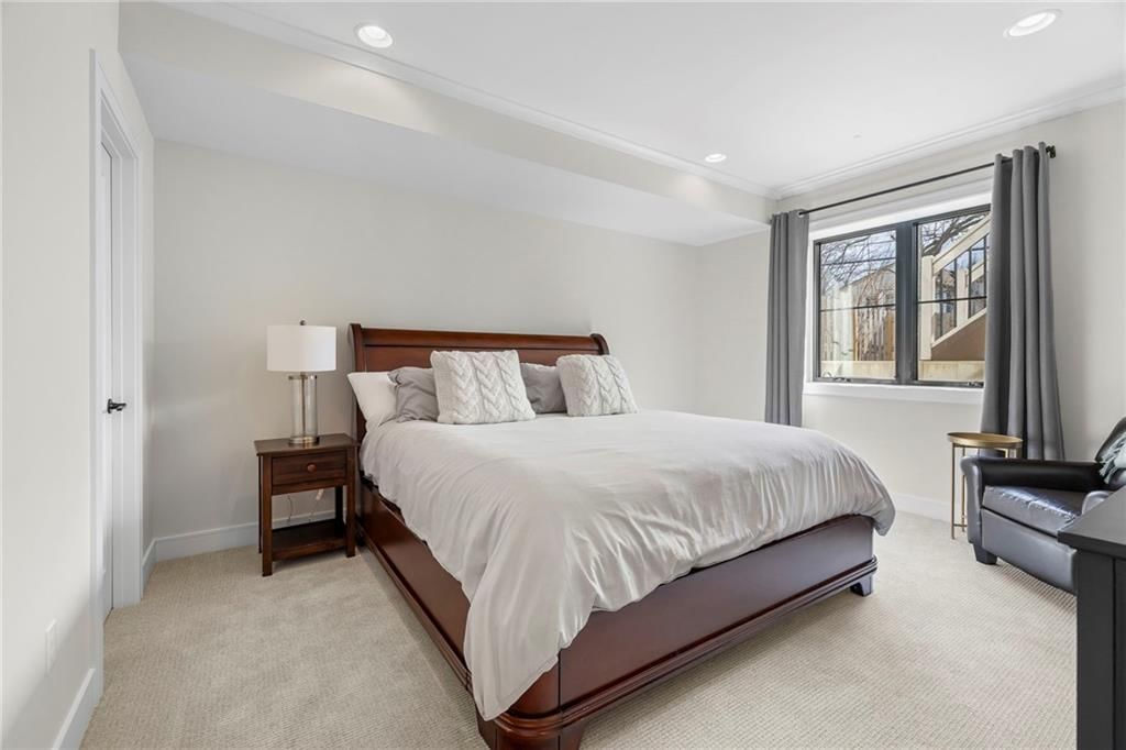2207 W 48th Street — photo 31